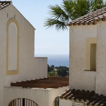 Casa Flora Con Piscinas En Apartamento *