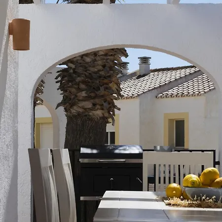 Casa Flora Con Piscinas En Calpe