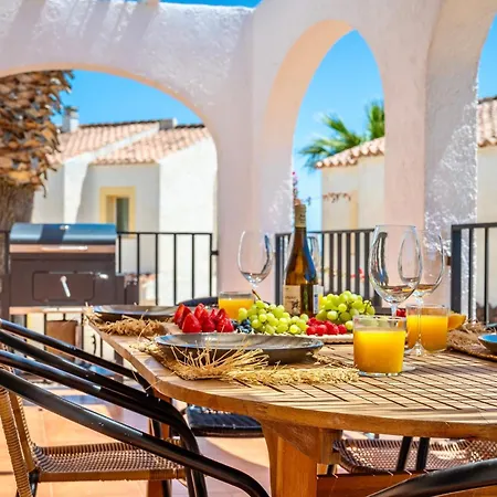 Casa Flora Con Piscinas En Apartamento *