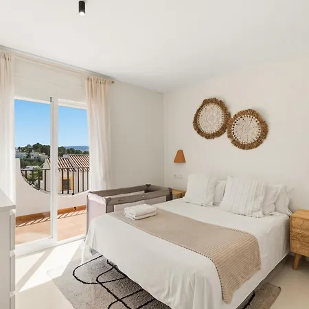 Casa Flora Con Piscinas En Calpe