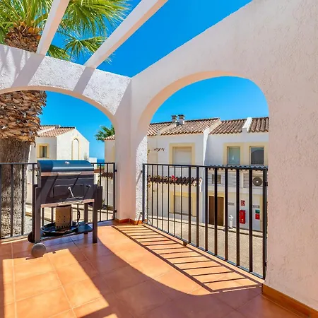 Casa Flora Con Piscinas En Apartamento *